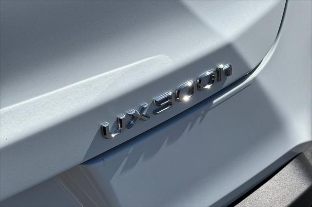 2026 Lexus 300 300h