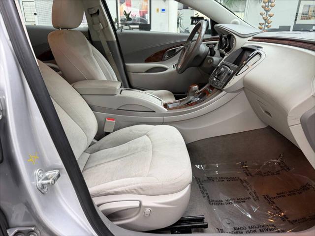 2013 Buick LaCrosse Base 4dr Sedan