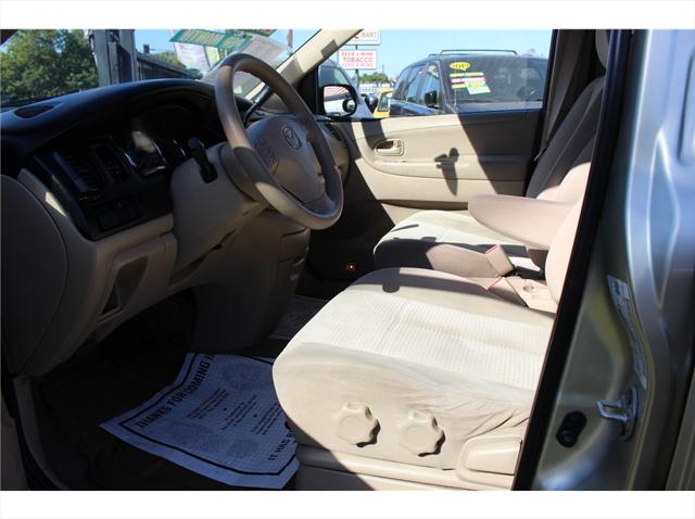 2005 Mazda MPV LX