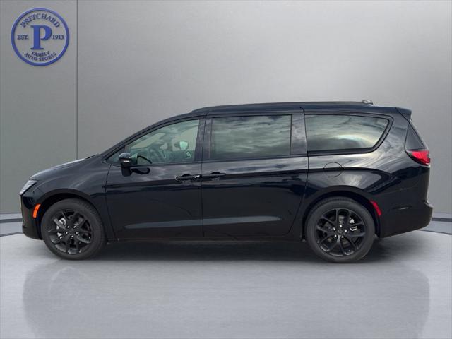 2027 Chrysler Pacifica Limited AWD