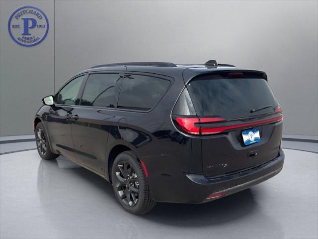 2027 Chrysler Pacifica Limited AWD