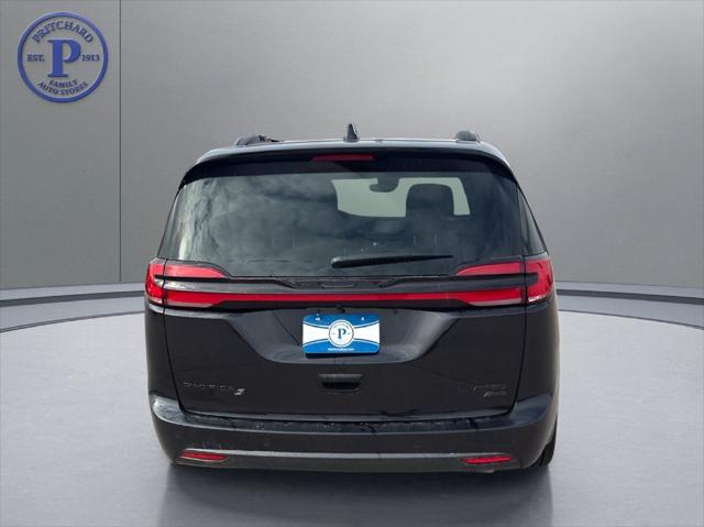 2027 Chrysler Pacifica Limited AWD