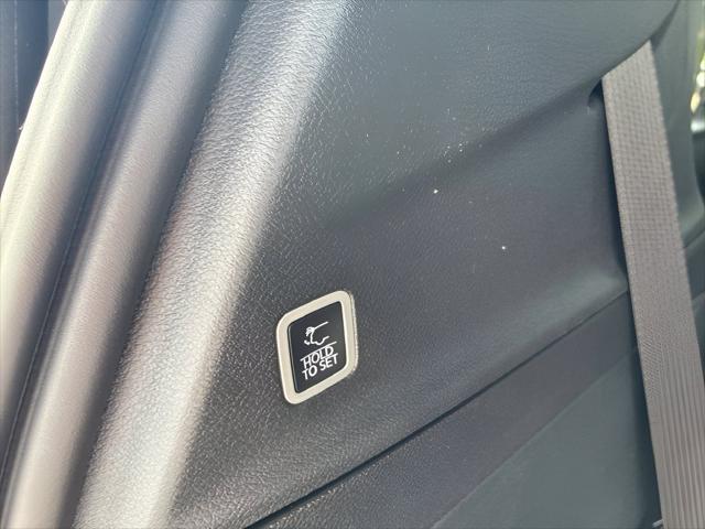 2027 Chrysler Pacifica Limited AWD