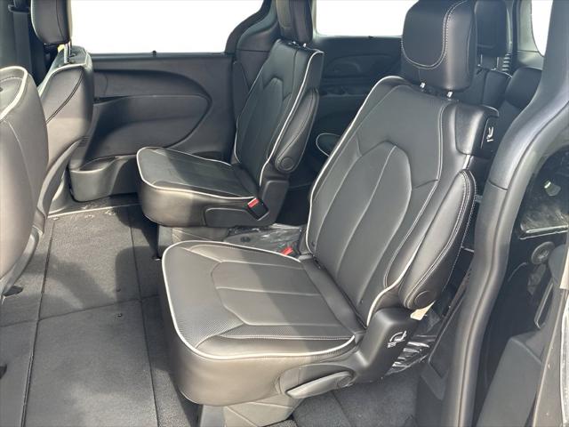 2027 Chrysler Pacifica Limited AWD