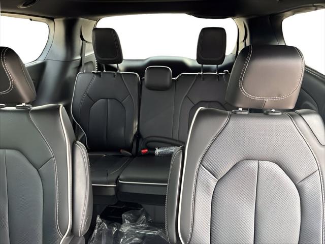 2027 Chrysler Pacifica Limited AWD