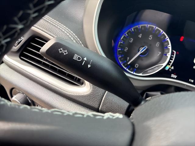 2027 Chrysler Pacifica Limited AWD