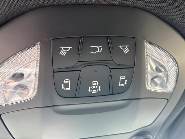 2027 Chrysler Pacifica Limited AWD