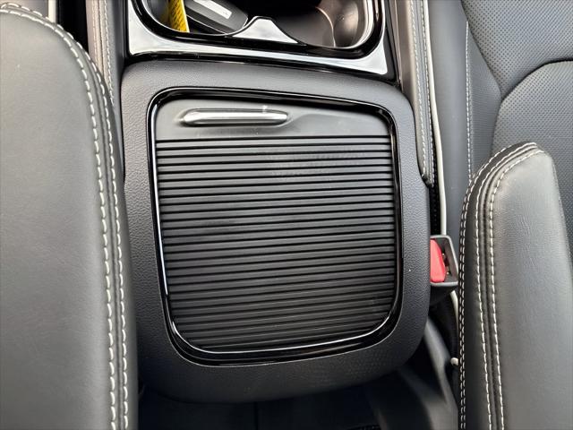 2027 Chrysler Pacifica Limited AWD