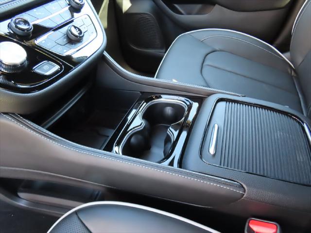 2027 Chrysler Pacifica Limited AWD