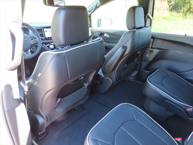 2027 Chrysler Pacifica Limited AWD