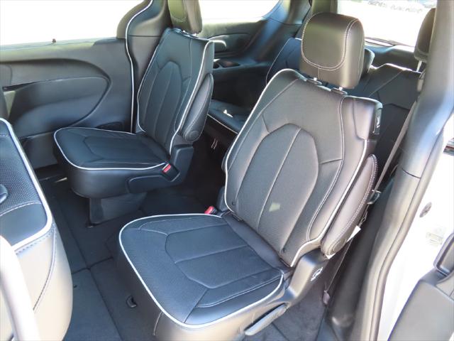 2027 Chrysler Pacifica Limited AWD