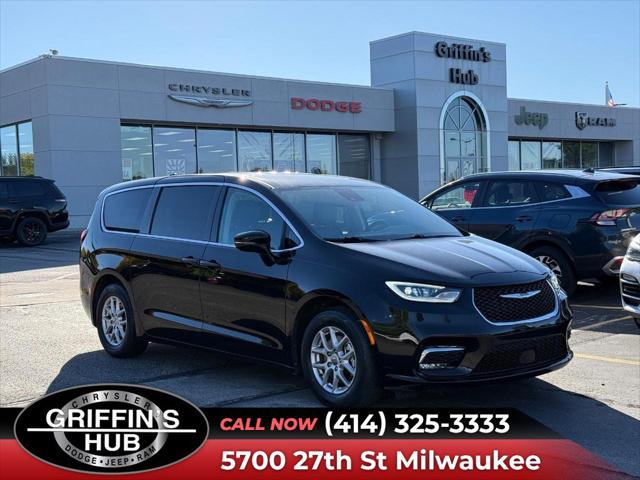 2024 Chrysler Pacifica Touring L for sale in Milwaukee, WI