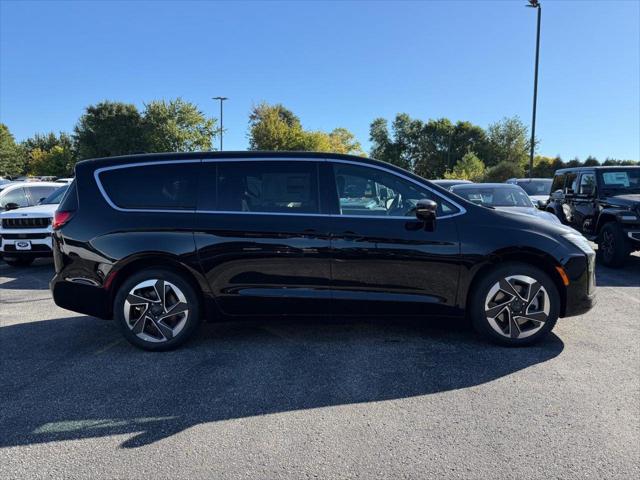 2027 Chrysler Pacifica Limited AWD