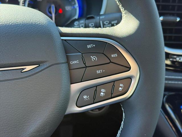 2027 Chrysler Pacifica Limited AWD