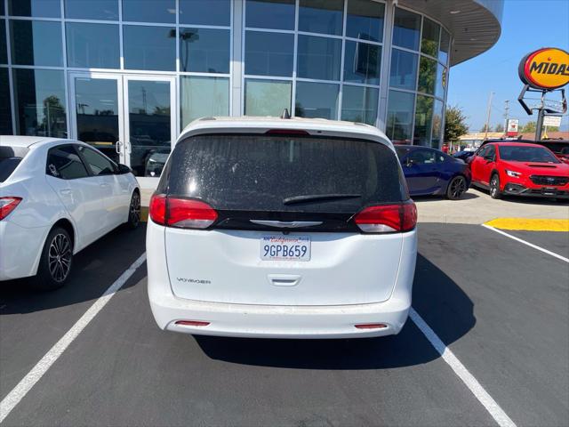 2023 Chrysler Voyager LX