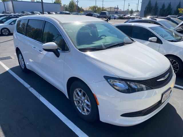 2023 Chrysler Voyager LX