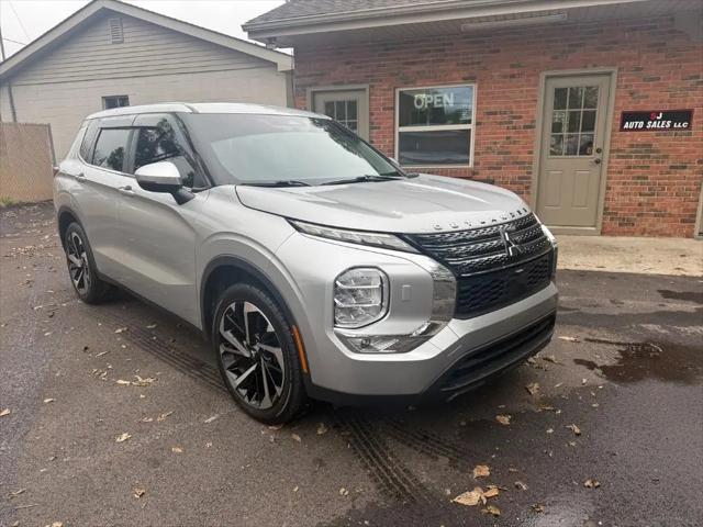2022 Mitsubishi Outlander ES 2.5 S-AWC for sale in Middletown, OH