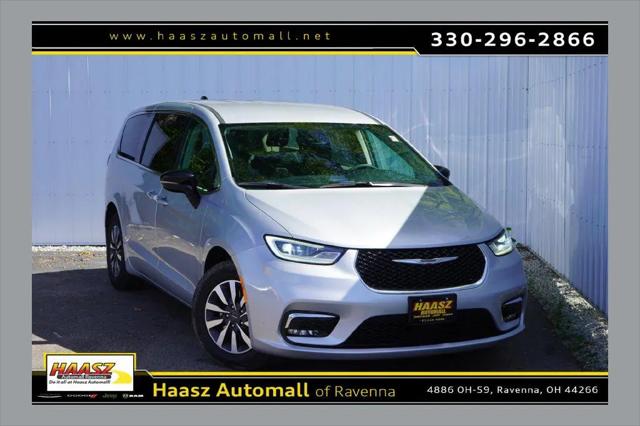 2024 Chrysler Pacifica Hybrid Select for sale in Ravenna, OH