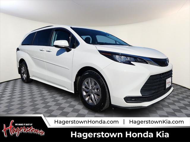 2023 Toyota Sienna LE for sale in Hagerstown, MD
