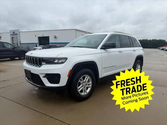 2025 Jeep Grand Cherokee Laredo 4x4 for sale in Charles City, IA