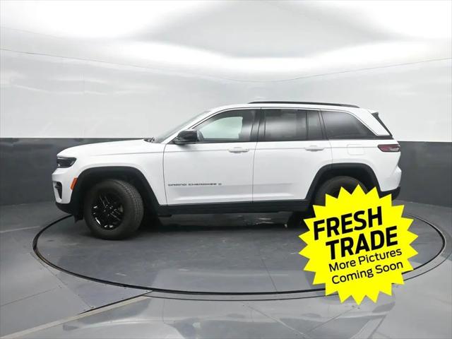 2025 Jeep Grand Cherokee Laredo 4x4 for sale in Charles City, IA