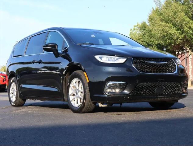 2025 Chrysler Pacifica Select for sale in Norman, OK