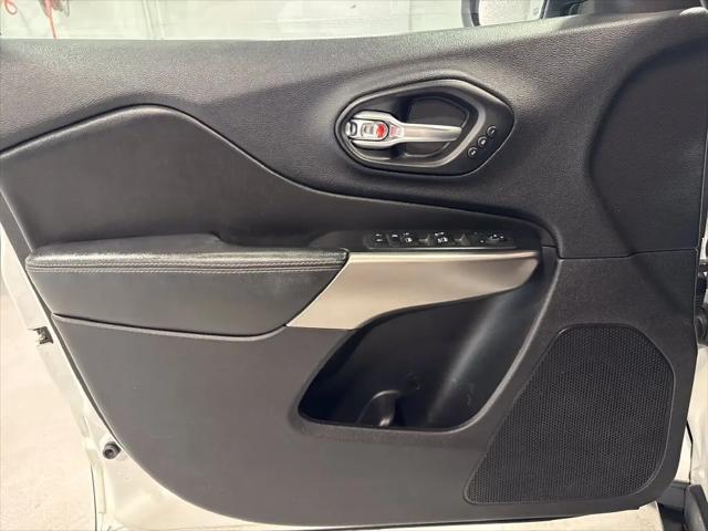 2020 Jeep Cherokee Limited FWD