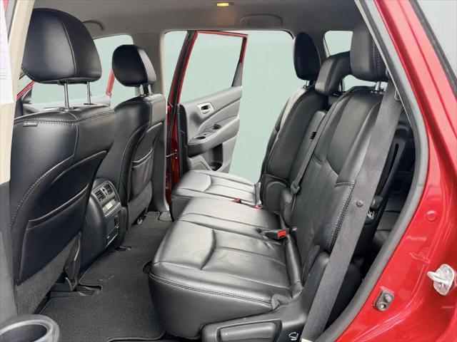 2017 Nissan Pathfinder SL