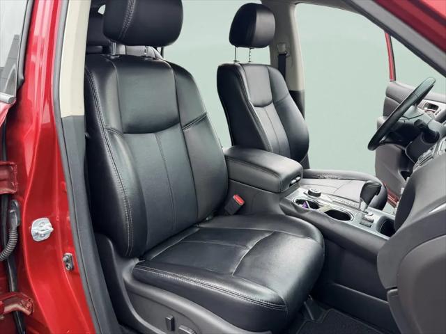 2017 Nissan Pathfinder SL