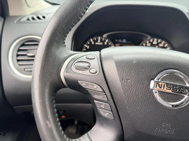 2017 Nissan Pathfinder SL