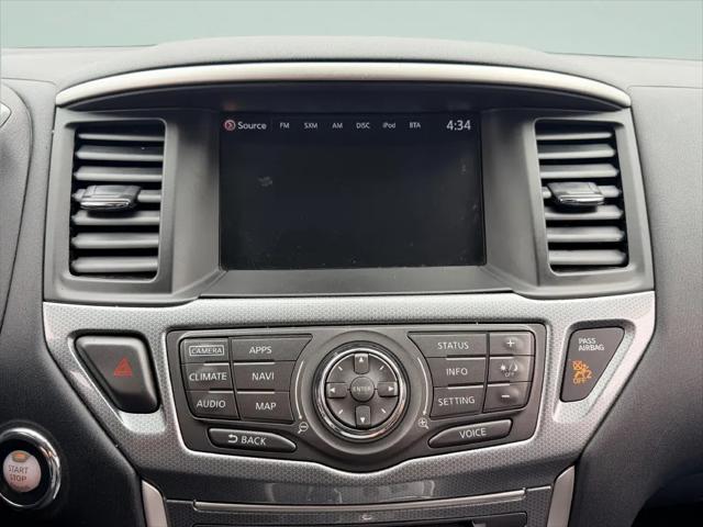 2017 Nissan Pathfinder SL