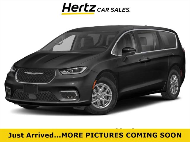 2024 Chrysler Pacifica Touring L for sale in Smithtown, NY