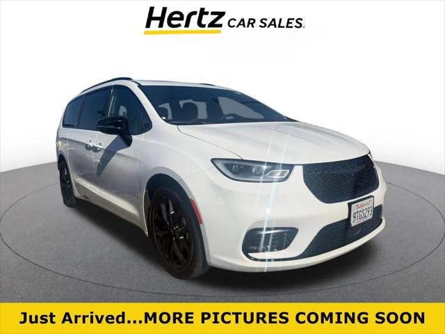 2025 Chrysler Pacifica Limited for sale in Stockton, CA