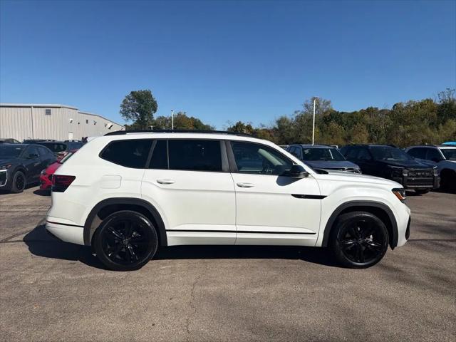 2023 Volkswagen Atlas 3.6L V6 SEL R-Line Black