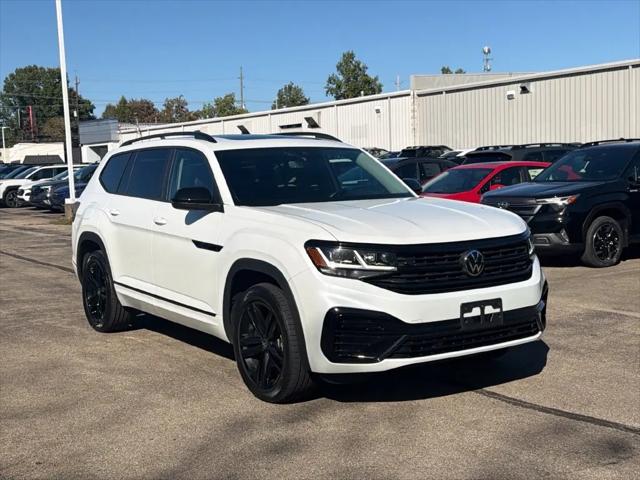 2023 Volkswagen Atlas 3.6L V6 SEL R-Line Black