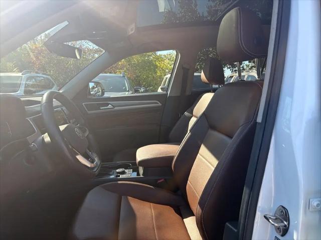 2023 Volkswagen Atlas 3.6L V6 SEL R-Line Black