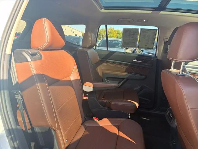 2023 Volkswagen Atlas 3.6L V6 SEL R-Line Black