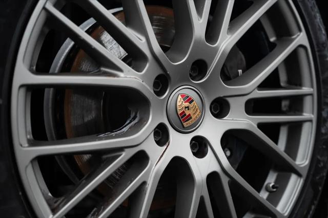 2023 Porsche Panamera 4 Platinum Edition