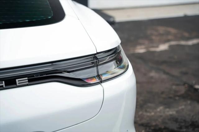 2023 Porsche Panamera 4 Platinum Edition