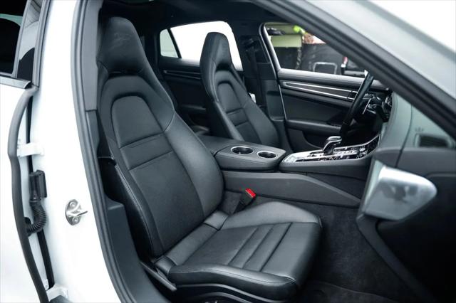 2023 Porsche Panamera 4 Platinum Edition