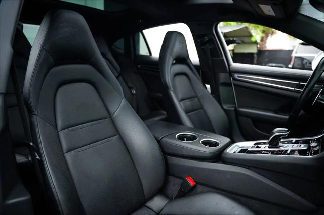 2023 Porsche Panamera 4 Platinum Edition