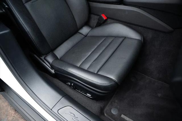 2023 Porsche Panamera 4 Platinum Edition