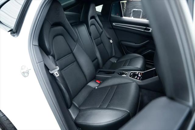 2023 Porsche Panamera 4 Platinum Edition