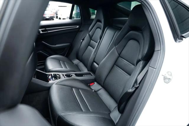 2023 Porsche Panamera 4 Platinum Edition