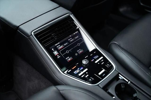 2023 Porsche Panamera 4 Platinum Edition