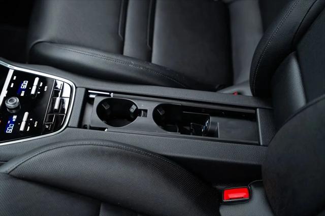 2023 Porsche Panamera 4 Platinum Edition