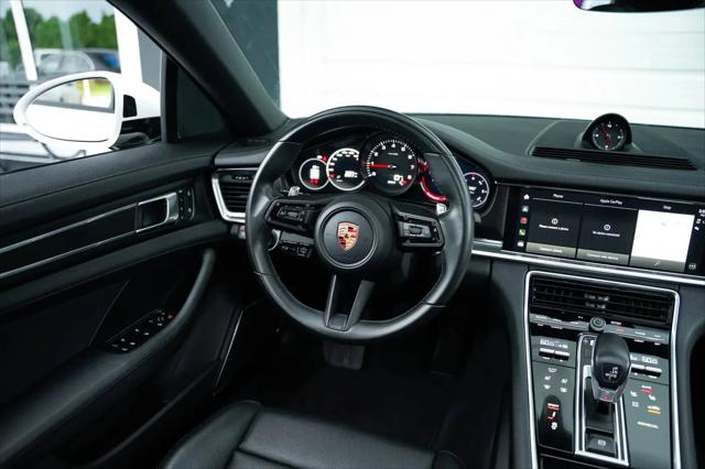 2023 Porsche Panamera 4 Platinum Edition