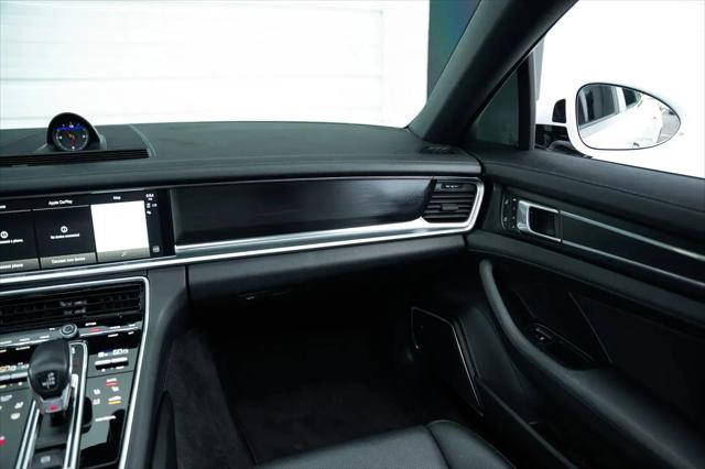 2023 Porsche Panamera 4 Platinum Edition