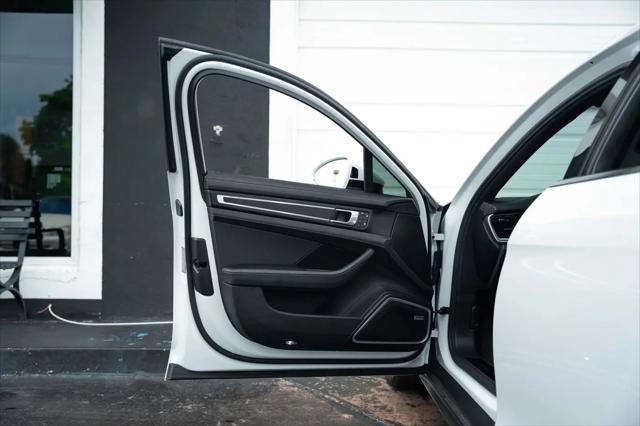 2023 Porsche Panamera 4 Platinum Edition