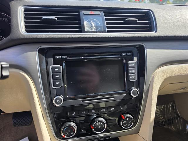 2014 Volkswagen Passat 1.8T Wolfsburg Edition